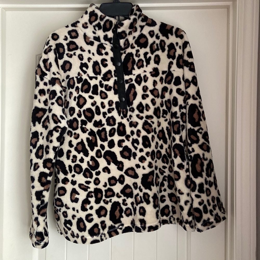 BKE Leopard Print Pullover.  L